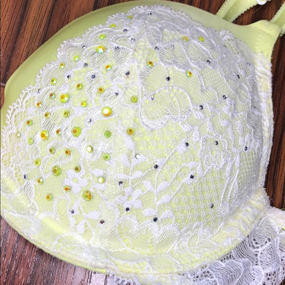 Victoria’s Secret Dream Angels Push Up Bra - Picture 2 of 4